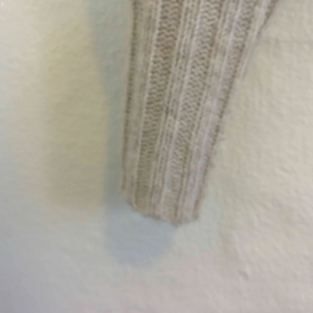 HOOKED UP CABLE KNIT SWEATER - Picture 3 of 8